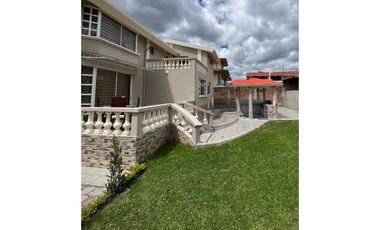 Casa en renta, sector Conocoto (Valle de los Chillos)
