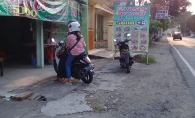 Kios murah untuk usaha pinggir jalan sanan kulon,blitar