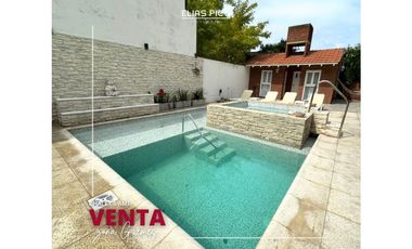 VENTA Chalet 6 AMB reciclado con piscina climatizada - zona Güemes MdP