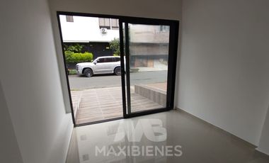 local en arriendo en la almería. Cod A63775