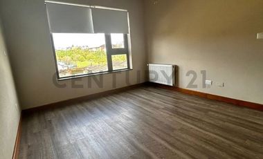 Propiedad como nueva en Puerto Varas a Pasos del Lago