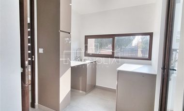 Casa en venta de 4 dorm. en Colina