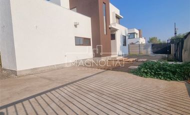 Casa en venta de 4 dorm. en Colina