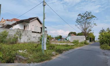 TANAH DI TAMANAN BANGUNTAPAN UTARA KAMPUS UAD DEKAT RS WIROSABAN