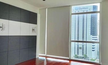 3 Bedroom Condo for sale at Athenee Residence