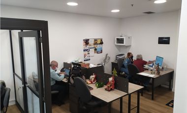 Oficina en Milla de Oro, El Poblado, Medellín.