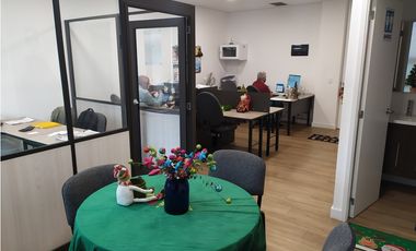 Oficina en Milla de Oro, El Poblado, Medellín.