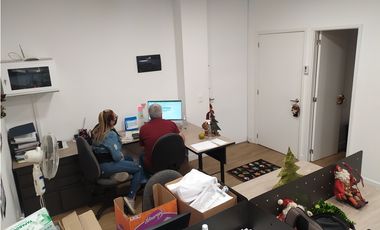 Oficina en Milla de Oro, El Poblado, Medellín.