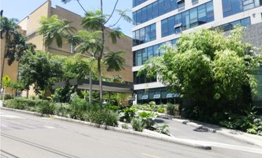 Oficina en Milla de Oro, El Poblado, Medellín.