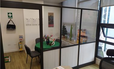 Oficina en Milla de Oro, El Poblado, Medellín.