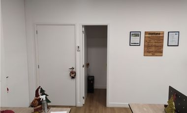 Oficina en Milla de Oro, El Poblado, Medellín.