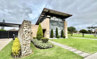 casa en arriendo en canelon. Cod A5732