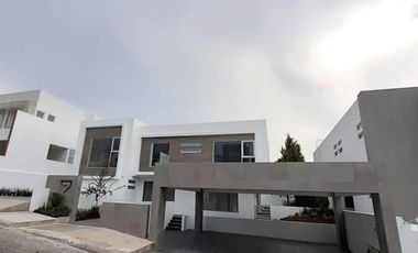 Casa en Venta, Prado Largo, 4 Recámaras