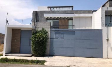 Renta de Casa en Metepec, casa ubicada en San Sebastian por el colegio Cumbres
