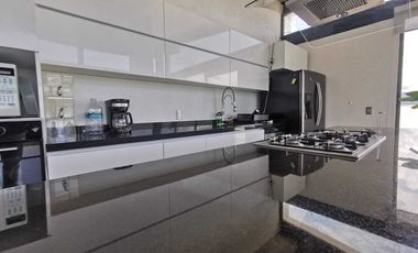 CASA EN RENTA Y VENTA CON IMPRESIONANTE VISTA AL LAGO