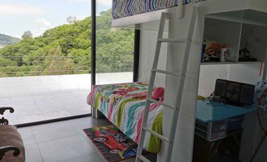 CASA EN RENTA Y VENTA CON IMPRESIONANTE VISTA AL LAGO