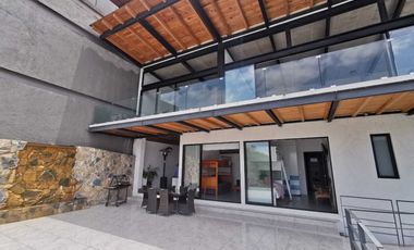 CASA EN RENTA Y VENTA CON IMPRESIONANTE VISTA AL LAGO