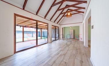 Cómoda Casa con Excelente Conectividad - La Florida