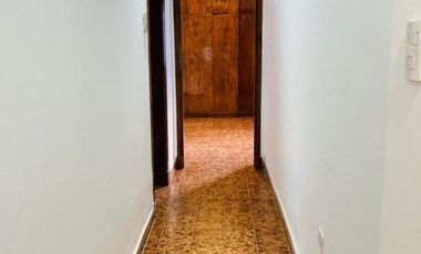 EN VENTA CHALET 3 AMB CON PARQUE Y PISCINA