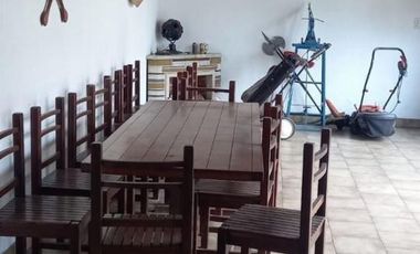 Chalet en venta de cuatro ambientes en Moron Sur
