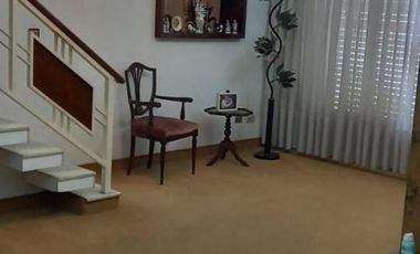 Chalet en venta de cuatro ambientes en Moron Sur