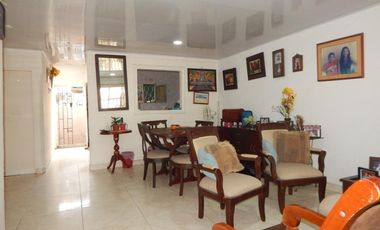 casa en venta en villa estadio. Cod V87443