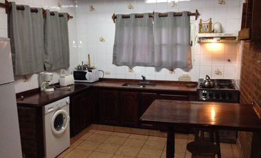 casa quinta a metros del acceso oeste