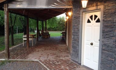 casa quinta a metros del acceso oeste