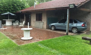 casa quinta a metros del acceso oeste