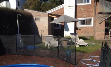 casa quinta a metros del acceso oeste