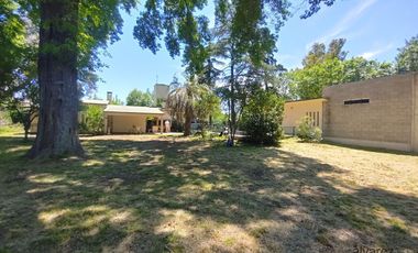 Venta Casa Quinta Rodríguez 4 ambientes