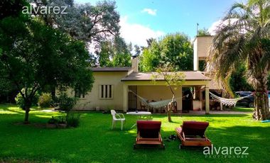 Venta Casa Quinta Rodríguez 4 ambientes