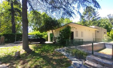 Venta Casa Quinta Rodríguez 4 ambientes