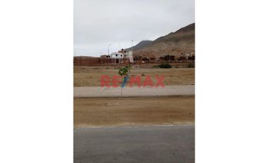 Se Vende Terreno  En Av. Principal Urb. Las Lomas De Pucusana Cerca Al Club Nautico El Poseidon