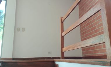 casa en arriendo en aves maria. Cod A215473