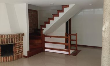 casa en arriendo en aves maria. Cod A215473