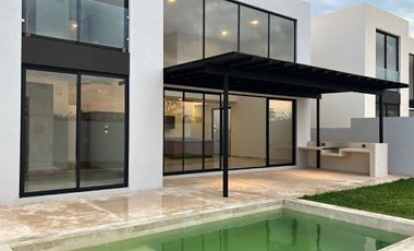 Casa en venta en Mérida en Privada con amenidades, Entre Parques