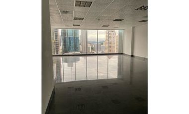 SE ALQUILA OFICINA DE 106 MTS EN OBARRIO MANTENIMIENTO INCLUIDO