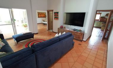 casa en venta en las mercedes. Cod V11954