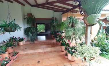 casa en venta en las mercedes. Cod V11954