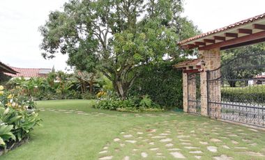 casa en venta en las mercedes. Cod V11954