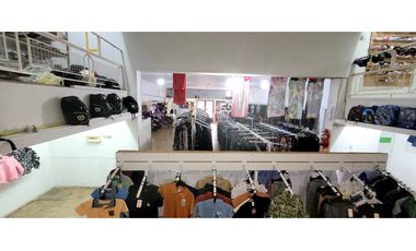 Amplio local comercial + departamento de 3 amb en pleno centro.
