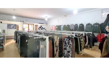 Amplio local comercial + departamento de 3 amb en pleno centro.