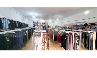 Amplio local comercial + departamento de 3 amb en pleno centro.