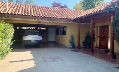 Venta Casa 6D-5B con piscina y quincho, Sector Los Villares