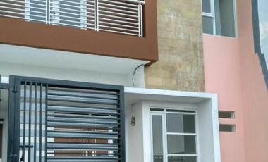 RUMAH LUX 2 LANTAI DI CIMAHI 15 MENIT KE PEMKOT DP BISA DICICIL 3 KALI