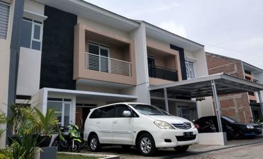 RUMAH LUX 2 LANTAI DI CIMAHI 15 MENIT KE PEMKOT DP BISA DICICIL 3 KALI