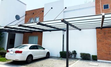 Casa en Renta en Plazuelas de San Bernardino, en Tlaxcalancingo. Amplios espacios en Fracc. Privado