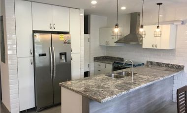 Alquilo extraordinario triplex amoblado  en Marbella Todo Incluido