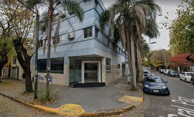 Edificio Comercial de 1200m2 en Venta o Alquiler - Centro Medico - San Isidro